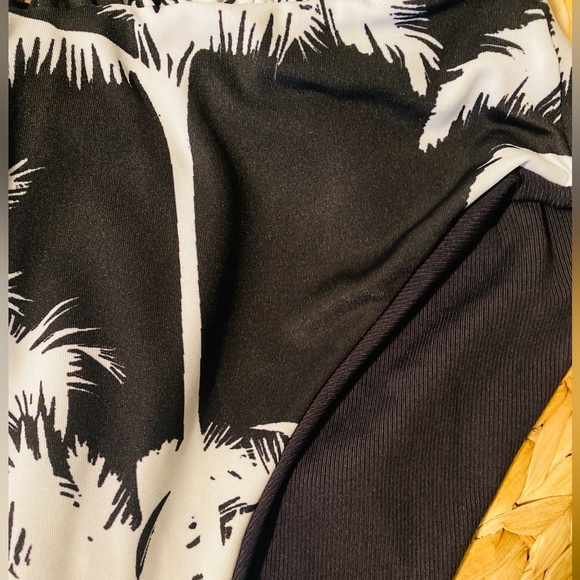 NWT | Maagi Safari One Piece | Size L - Picture 5 of 10